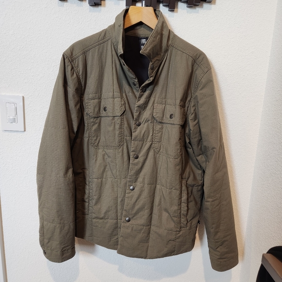 Mountain Hardware J Tree Insulated Shacket - Picture 4 of 6